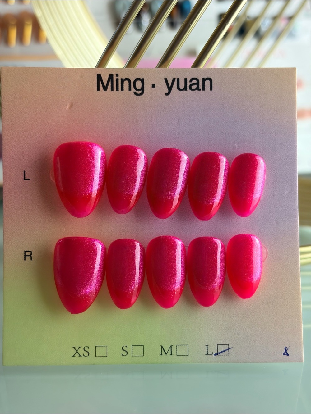 Ming·yuan Press-On Nails in Shimmery Hot Pink - Large